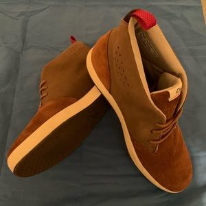 Clark’s Tanner mid sneaker size 9.5